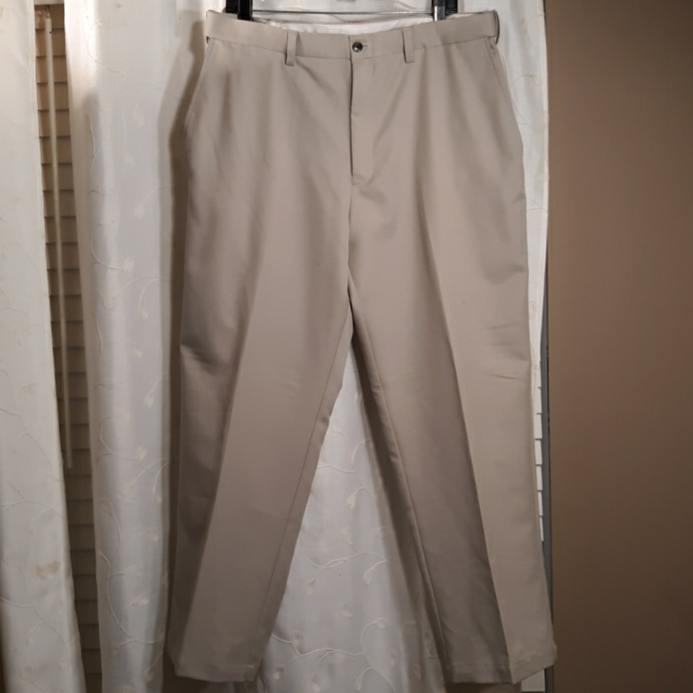 Haggar dress slacks,38x29,cream,flat front
